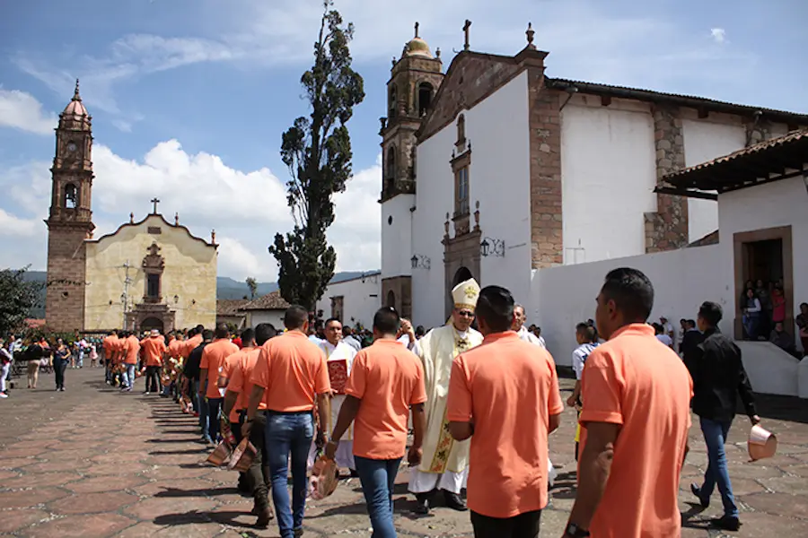 Peregrinación de los artesanos en Santa Clara del Cobre