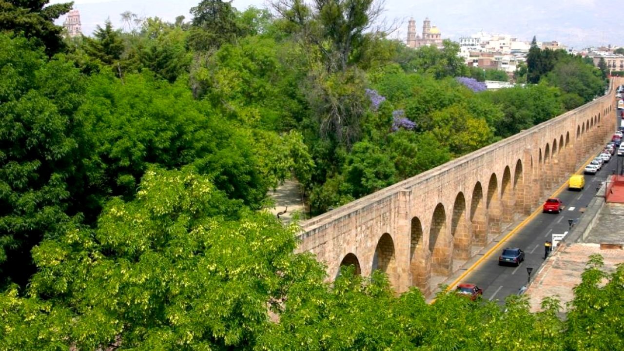 El Acueducto