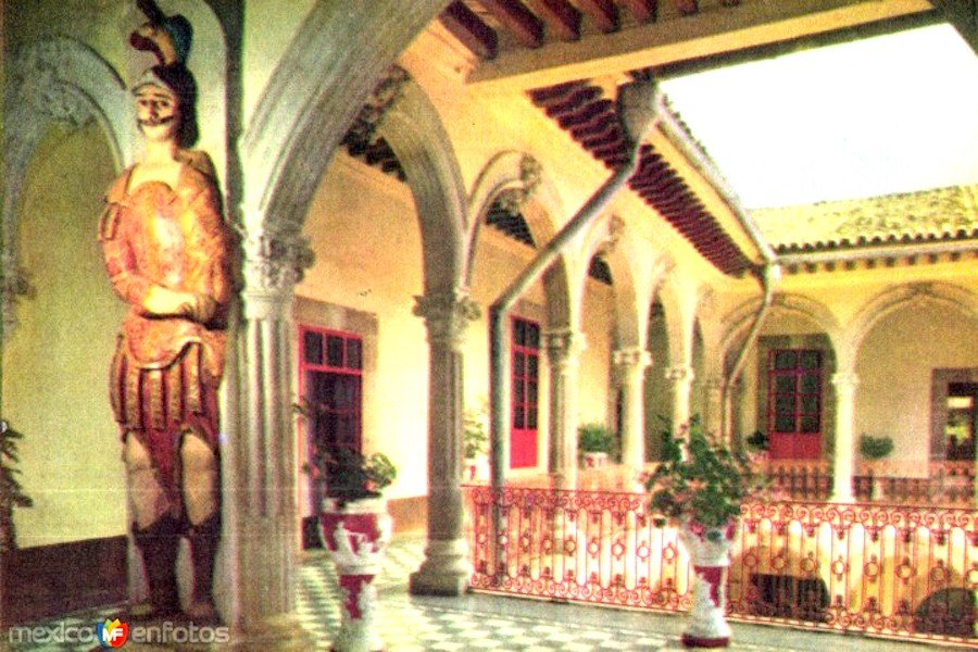 Casa del gigante (Antigua mansión de los condes de Menocal)